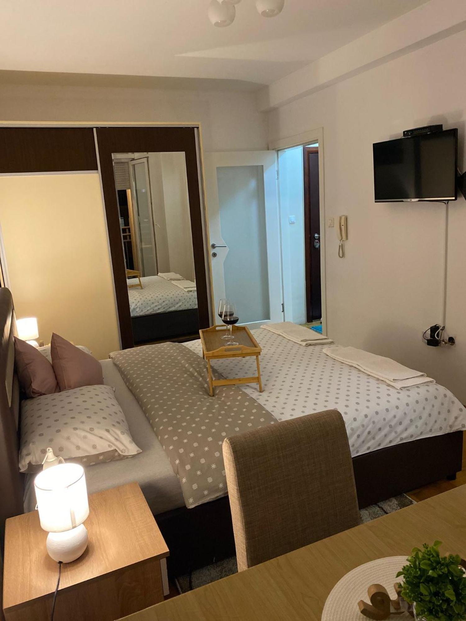 Apartman Ns Dan Centar Novi Sad Dış mekan fotoğraf