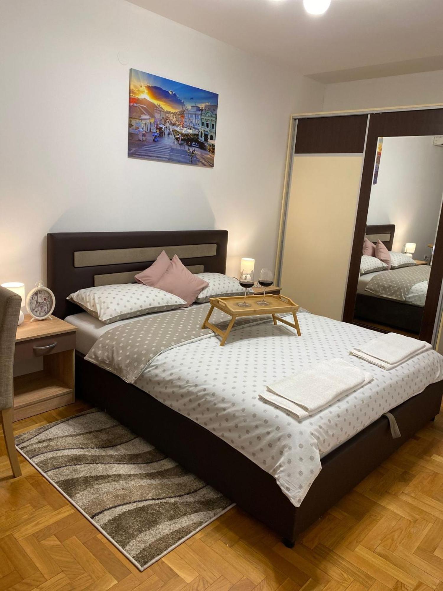Apartman Ns Dan Centar Novi Sad Dış mekan fotoğraf